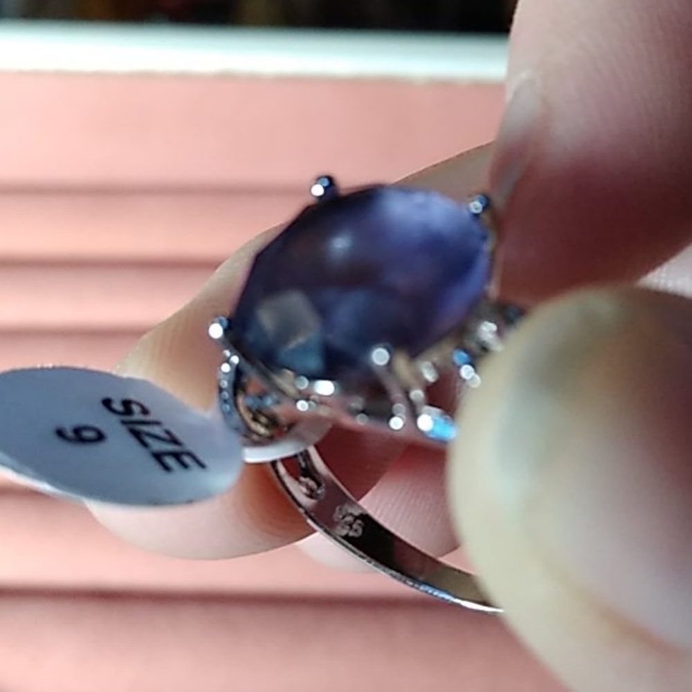 Ring - Picture 3 of 4